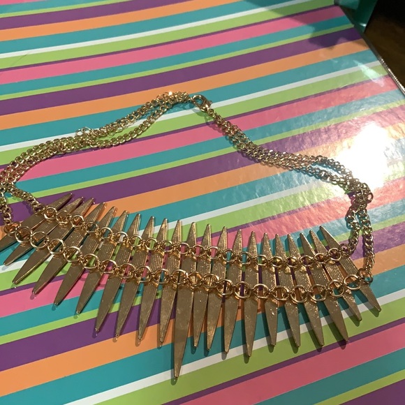 NEW STATEMENT NECKLACE - Picture 5 of 5